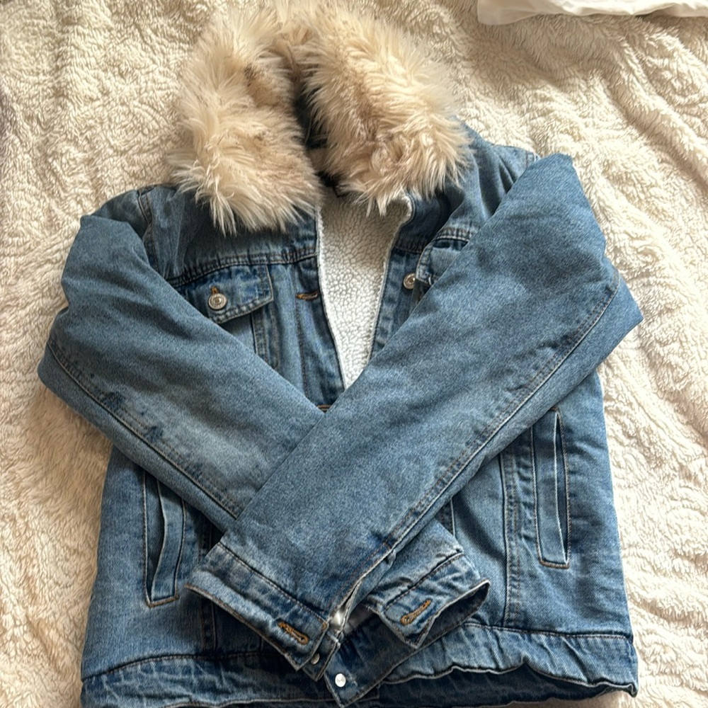 Crop denim jacket